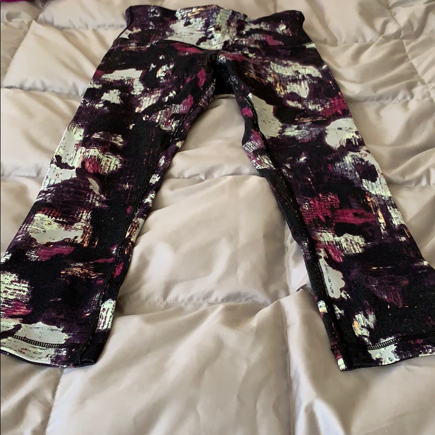 Lululemon Cropped Wonderunder
